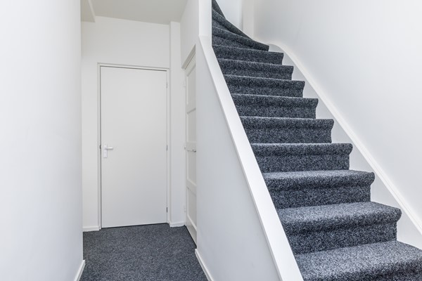 Foto - Te koop: Verrassend ruime geheel gemoderniseerde (2025-2026) halfvrijstaande woning uit 1936 nabij centrum Hoensbroek